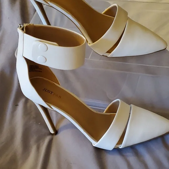 Ivory heels - Picture 2 of 6
